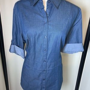 NWT NEWYORK &CO button Dow denim top